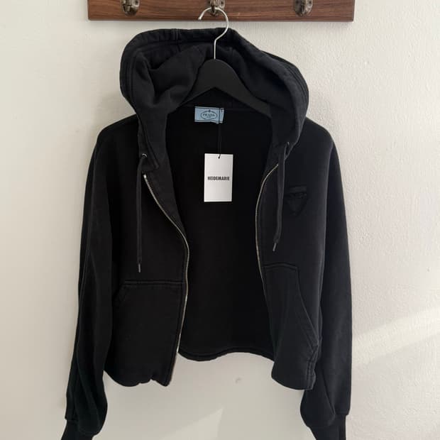 프라다 후드집업