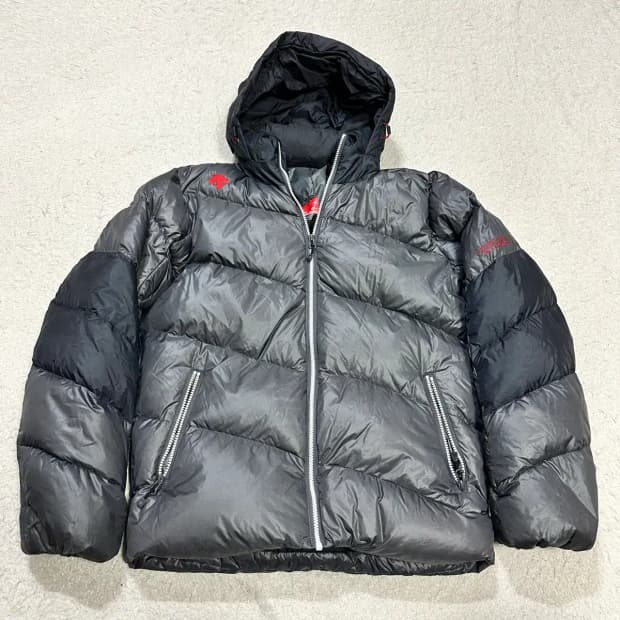 데상트 패딩 100