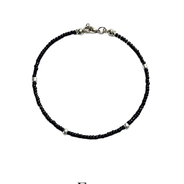 Ellavo simple black bead bracelet