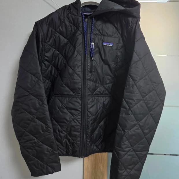 파타고니아 퀄티드 봄버 후드 M