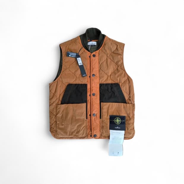 스톤아일랜드 퀼팅 베스트 새상품 L(105)