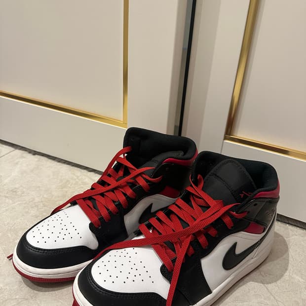 나이키 에어조던 1 미드 레드 260