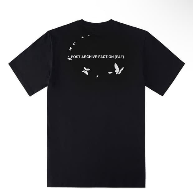 포스트아카이브팩션 수베니어 나비 반팔 S 삽니다