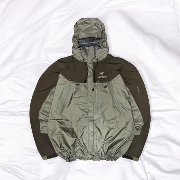 Arc’teryx Theta LT Gore-Tex Jacket