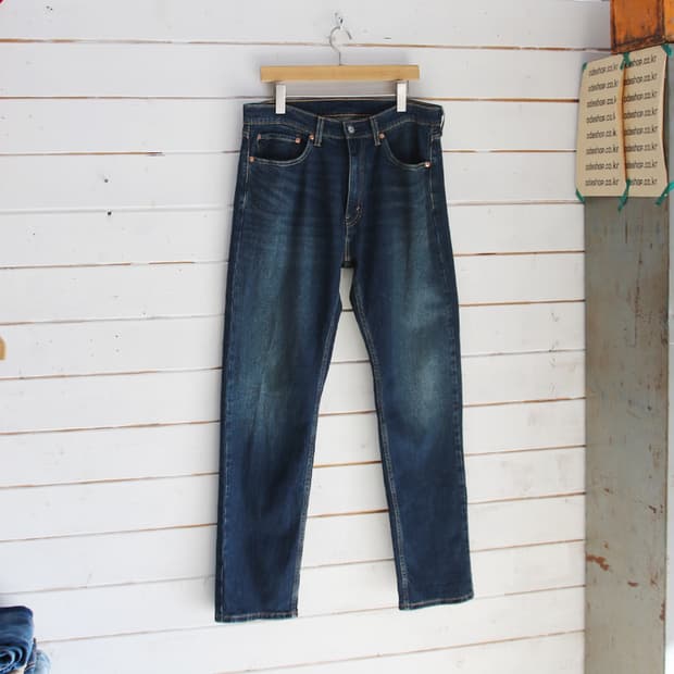 (착용컷) 리바이스 505 (남성용 33.5)