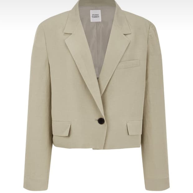 [Studio Tomboy]스튜디오톰보이 크롭 원버튼자켓(라이트베이지)