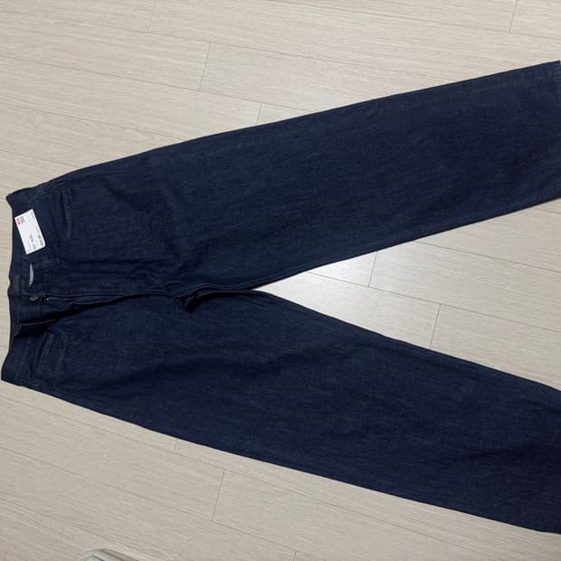 유니클로 와이드 스트레이트진 새제품 31사이즈