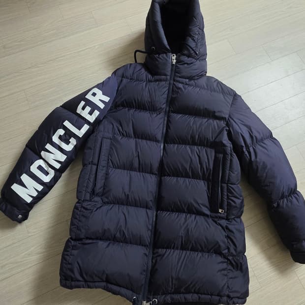 몽클레어 몬체니시오 패딩 4사이즈 