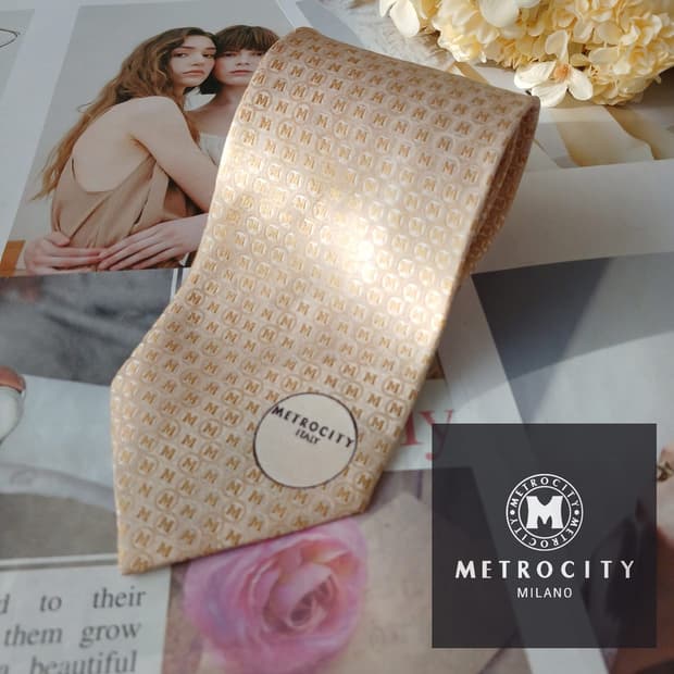 메트로시티 실크 옐로우 모노그램 넥타이 9.7cm A+등급 A19293