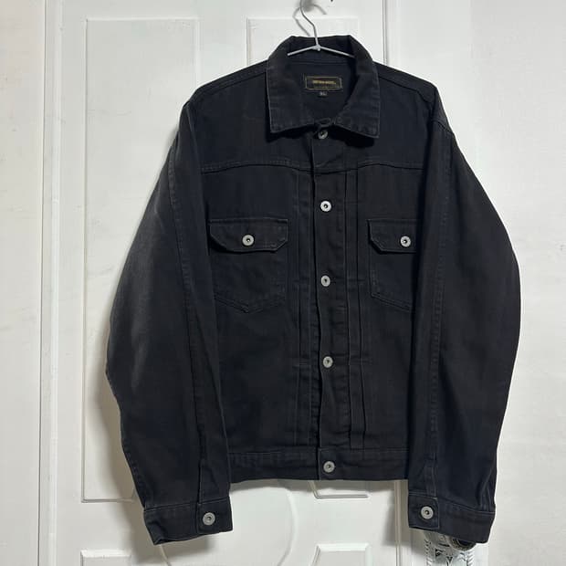 유니폼브릿지 흑청 데님 트러커자켓
