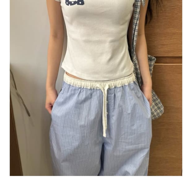 에이이에이이 도트 반팔 화이트