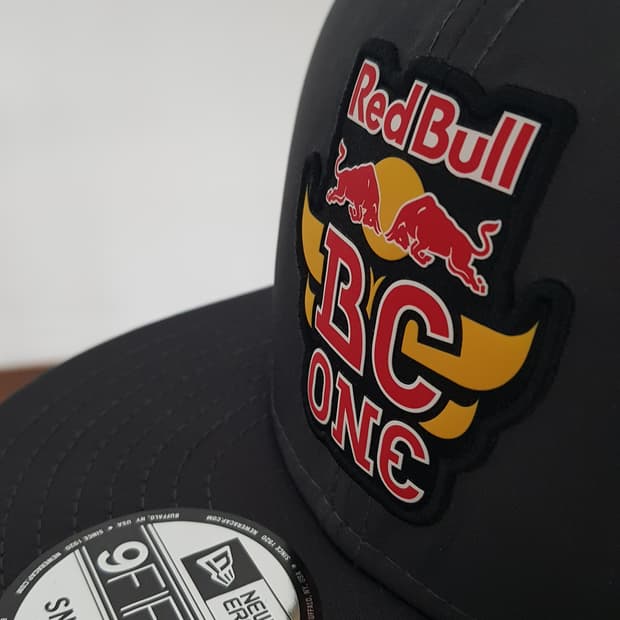레드불 뉴에라 스냅백  새상품