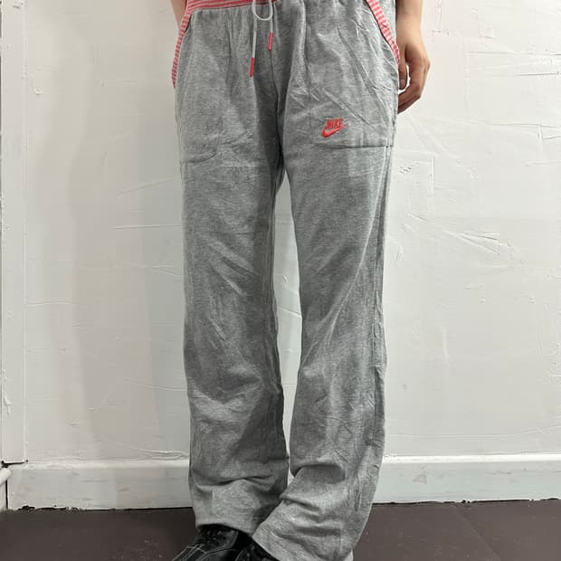 Nike stripe point pants