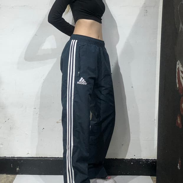 아디다스 차콜 화이트 삼선 와이드 트랙 팬츠 M