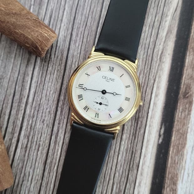 정품 셀린느 스몰 세컨즈 골드 남여공용 쿼츠시계
