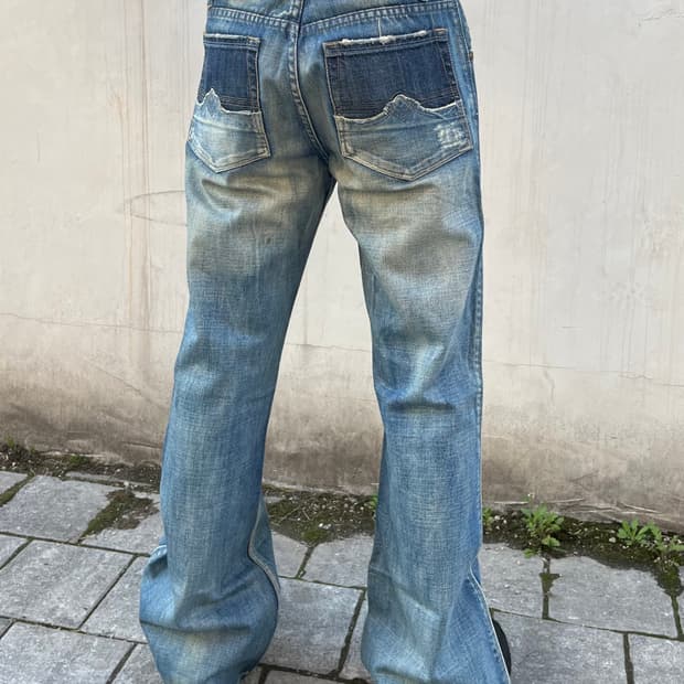 디젤 백포켓 디테일 플레어 데님 팬츠