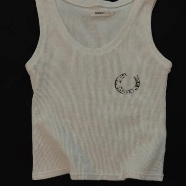 글로니 로키와플나시 ROCKY WAFFLE SLEEVELES