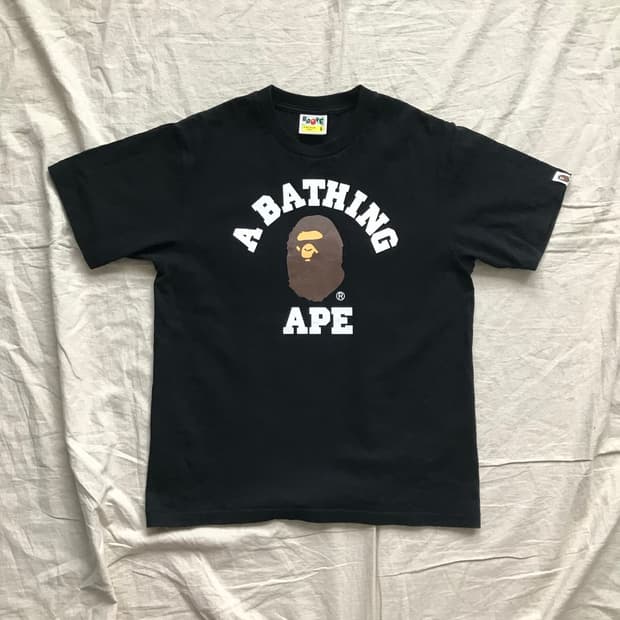 BAPE 컬리지 로고 반팔 (블랙)