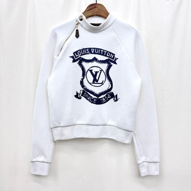 루이비통 로고 프린트 맨투맨