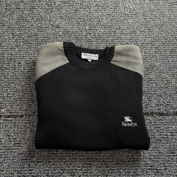 버버리 런던 블랙 자수로고 울 패치 코만도 니트 3044 