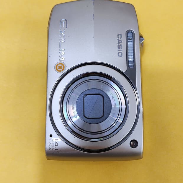 카시오 Z2300 디카 CCD 피부톤 미친 카메라