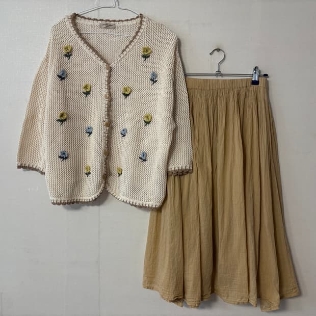 사만사모스 가디건+치마