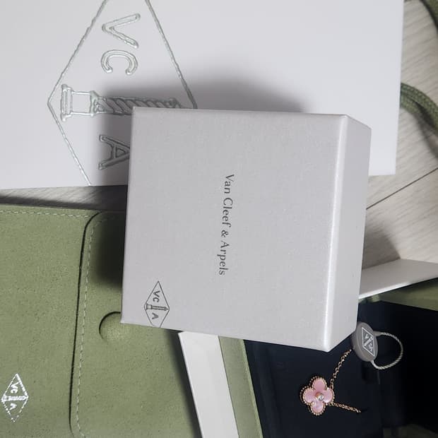 반클리프. 25. 할리데이. 핑크. 빈티지사이즈