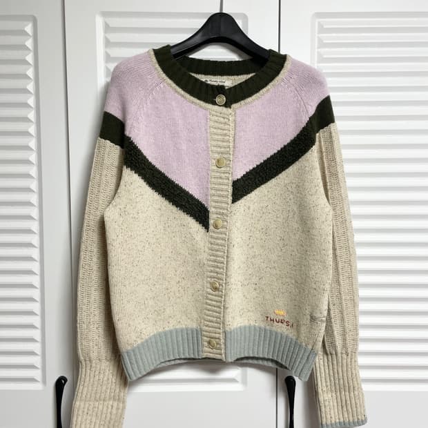 써스데이아일랜드 가디건