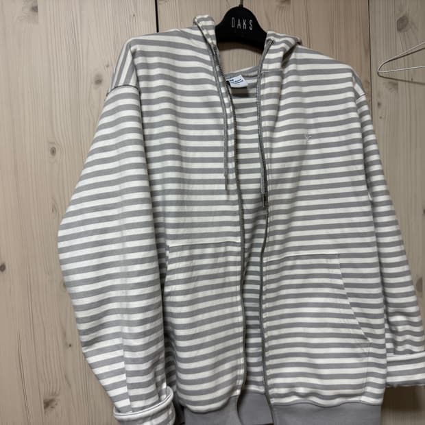 더콜디스트모먼트 집업