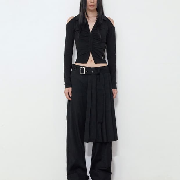 보헤미안서울 SHOULDER HOLE COLLAR T, BLACK