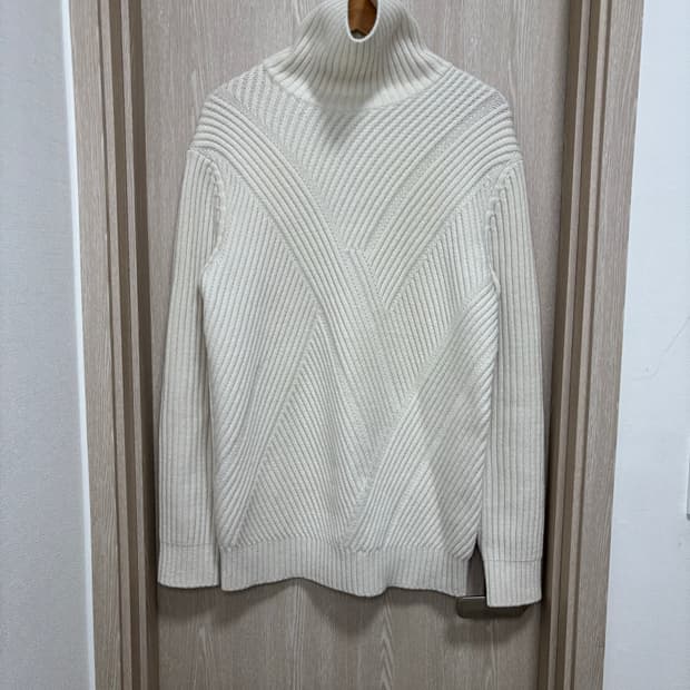 시스템옴므 울캐시미어 오버핏 터틀넥 스웨터95~100/크리미화이트