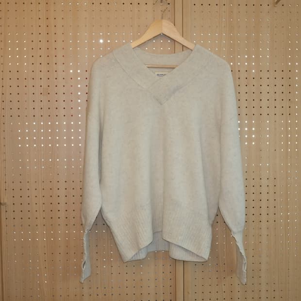 빔즈보이 울 브이넥 니트