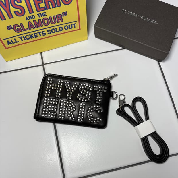 히스테릭 글래머 로고 스터드 목걸이 지갑