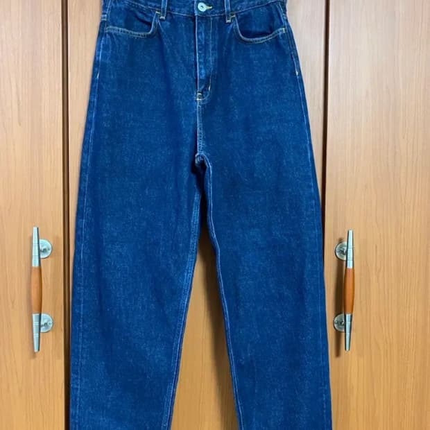 [COS] 여성용 코스 테이퍼드 하이라이즈 앵클 데님 27사이즈