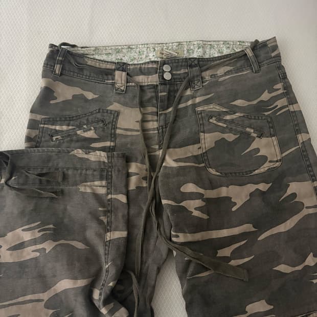 카프리 capri 로우라이즈 카모 카고 팬츠