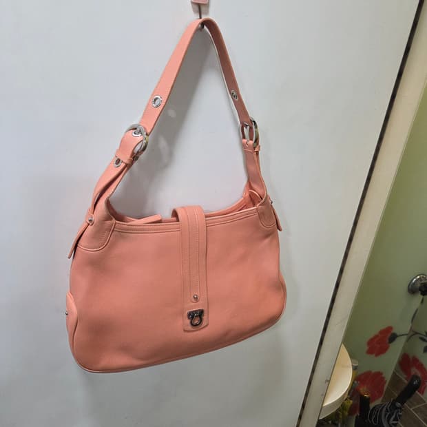 페라가모 사피아노 숄더