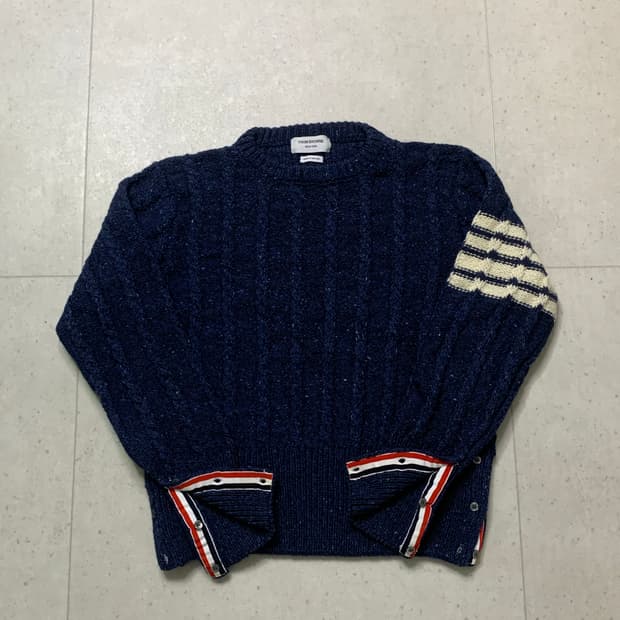 [4] 톰브라운 도네갈 트위스트 케이블 사선 클래식 크루넥 풀오버 블루