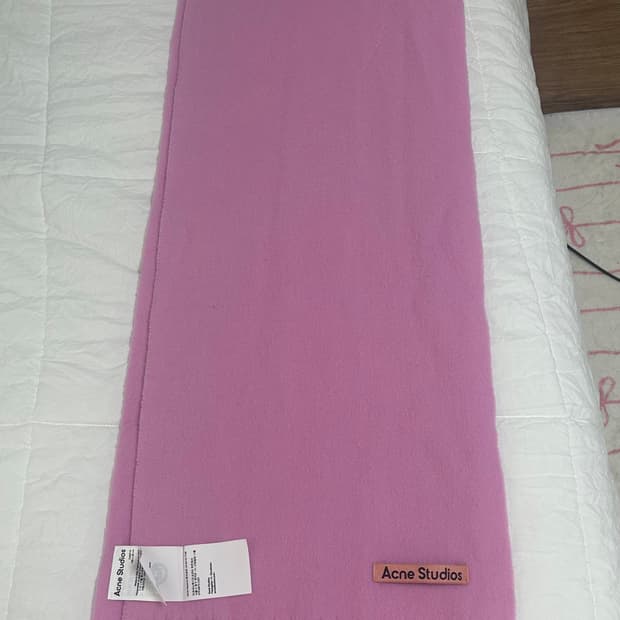 아크네스튜디오 내로우 울 프린지 머플러 버블 핑크