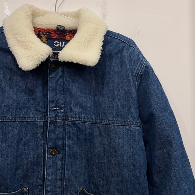 GU 양털 카라 이너패턴 데님 트러커 자켓