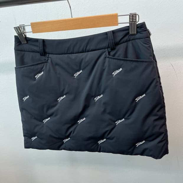 여) 타이틀리스트 로고패턴 구스 스커트 
