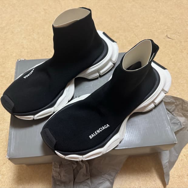 BALENCIAGA 발렌시아가 3XL 삭스러너 43