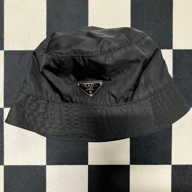 Prada 버킷햇 모자