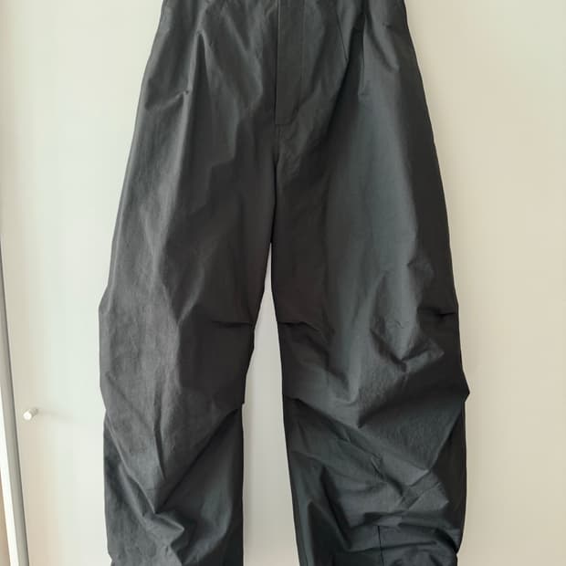 M 아모멘토 드로우 스트링 와이드 퍼티그 팬츠 블랙