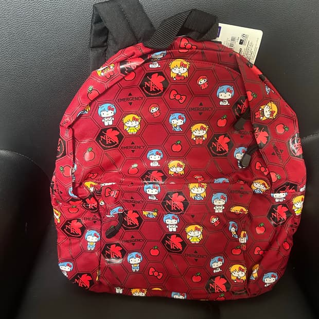 에반게리온 헬로키티 백팩