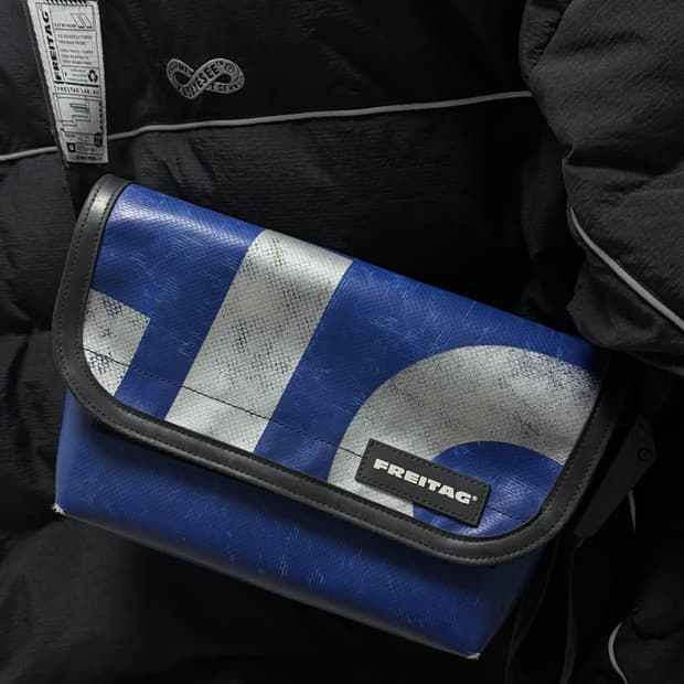 프라이탁 하파오 네이비실버