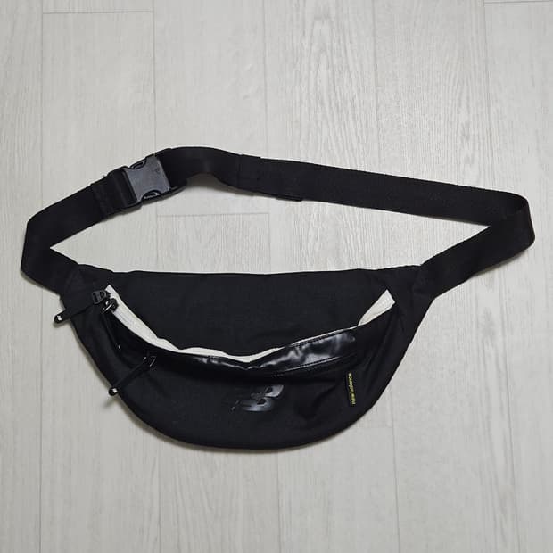 뉴발란스 웨이스트백 힙색