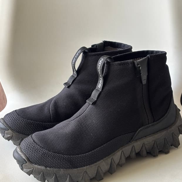 살로몬 스노우클로그 미드 블랙 230