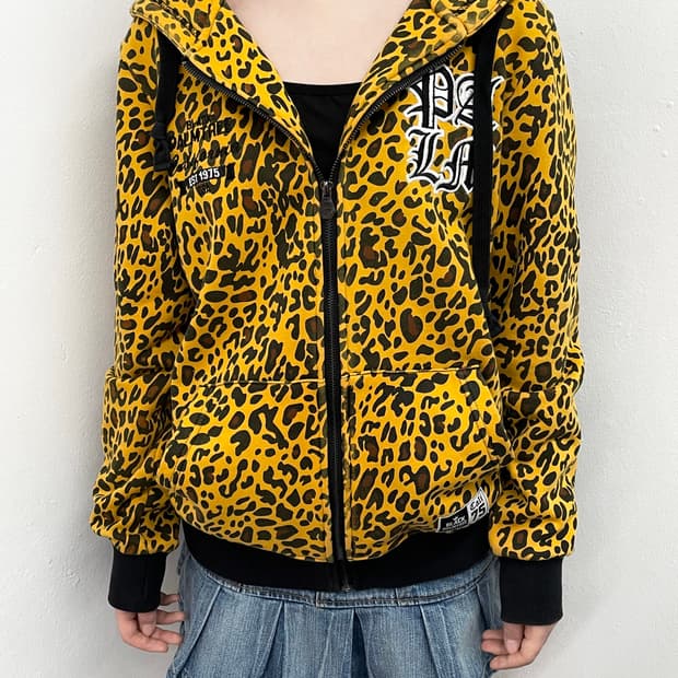 갸루 레오파드 자수패치 후드집업