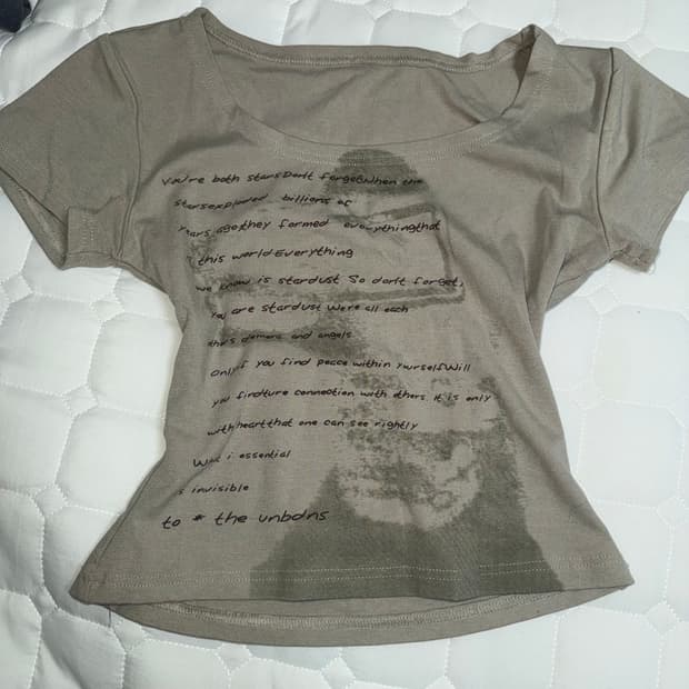 뉴앤비 빈티지 레터링 유넥 티셔츠