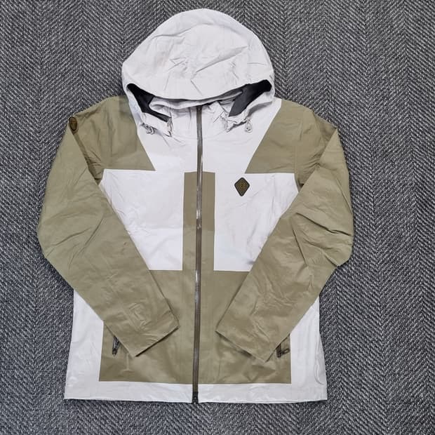 KOLON SPORT — 카키×화이트 블록 고어텍스 자켓